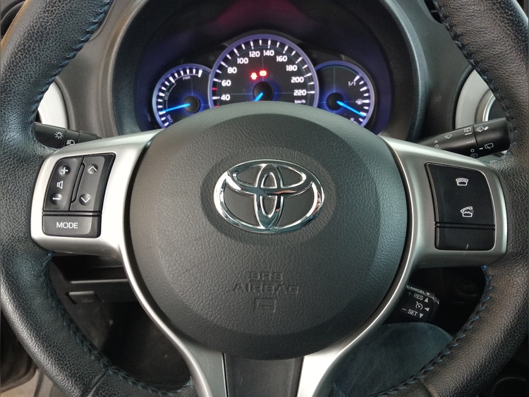 Toyota Yaris  foto 7