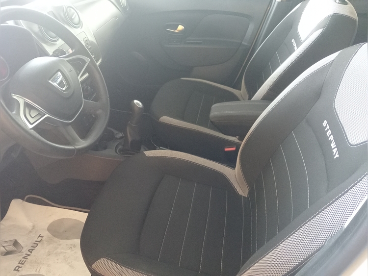 Dacia Sandero Stepway TCE 90 foto 11